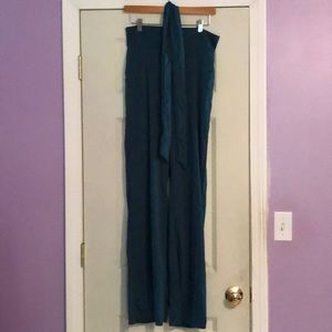 Bootleg pant with belt